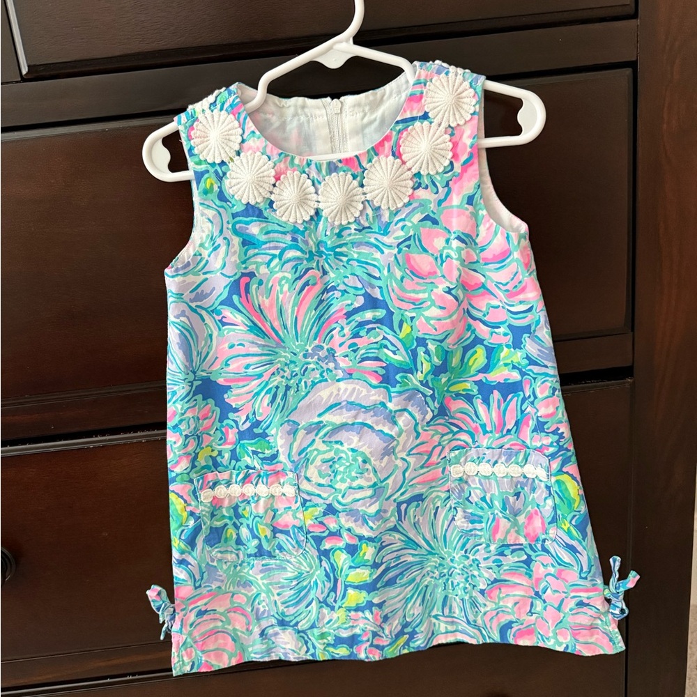 Lilly Pulitzer Pink Tag Detail